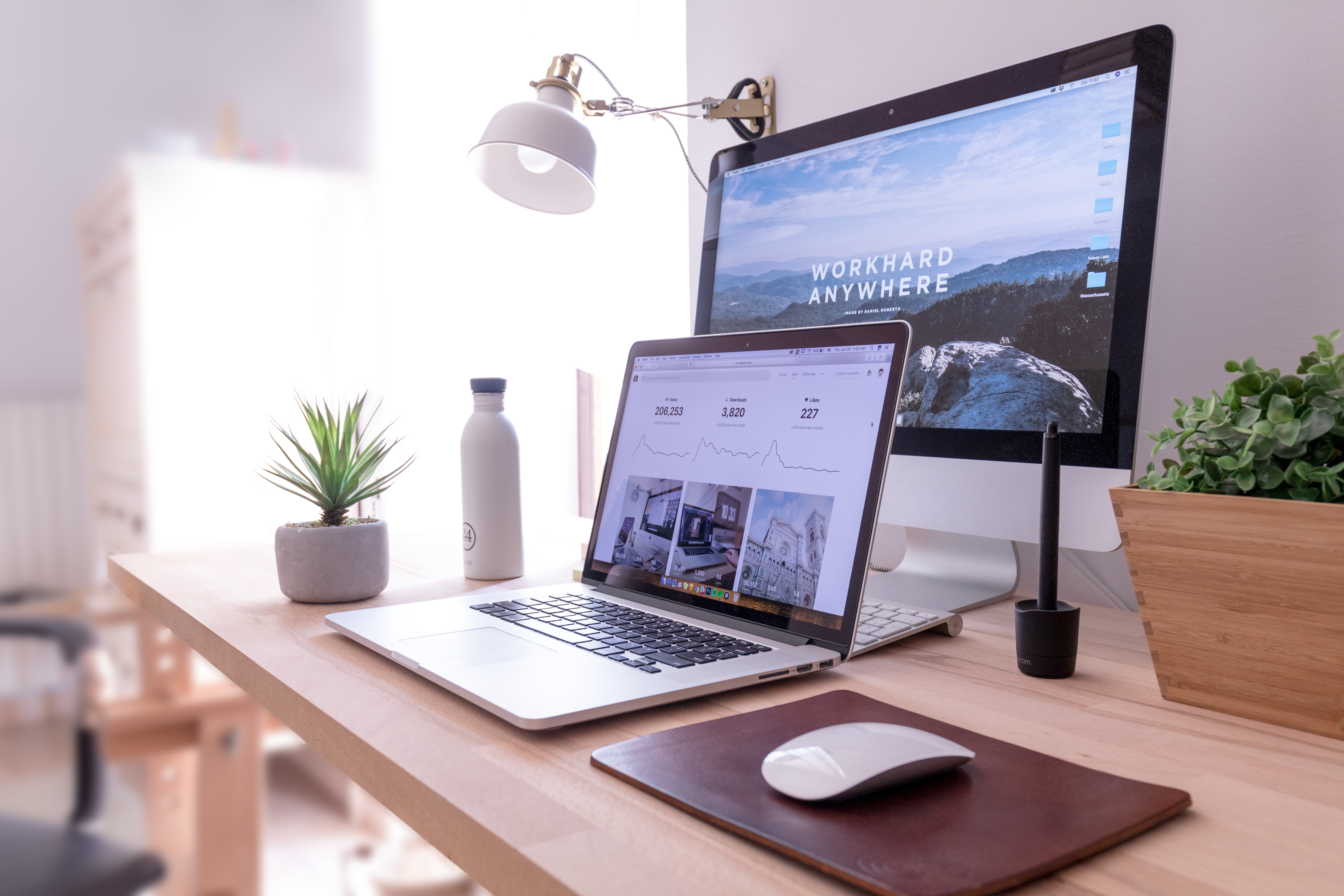 How to Choose E-Commerce Website Builder